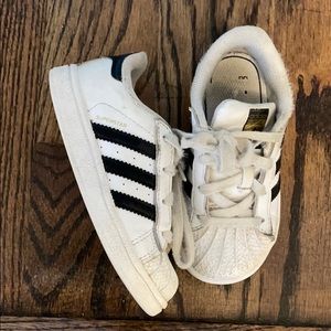 Adidas Superstar kids sneakers black and white Sz8